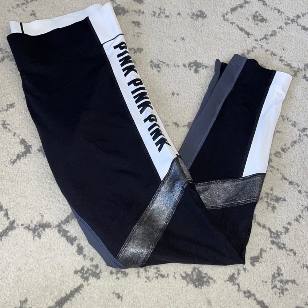 PINK Ultimate Leggings. Large. NWOT.